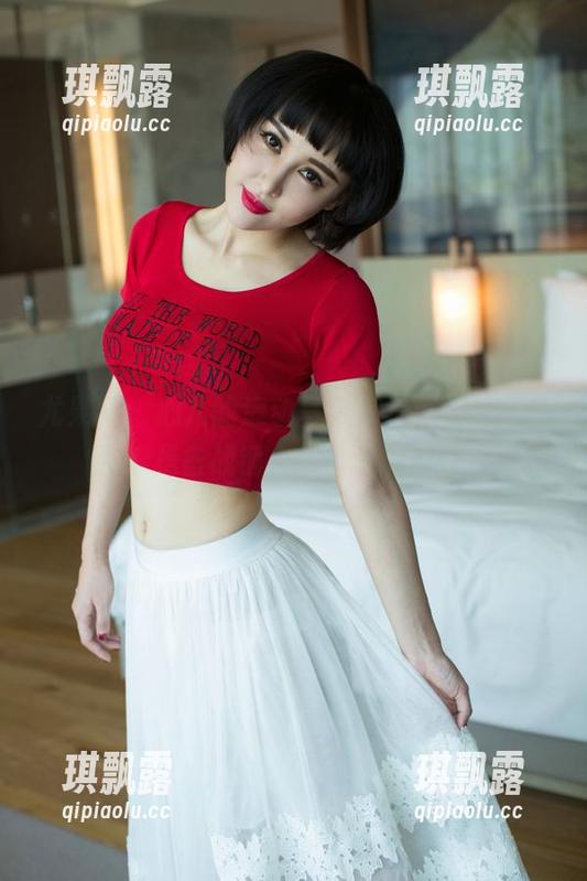 尤果网 - 心儿的运动写真集，更新的这几张像是备战铜人的那种默默追求