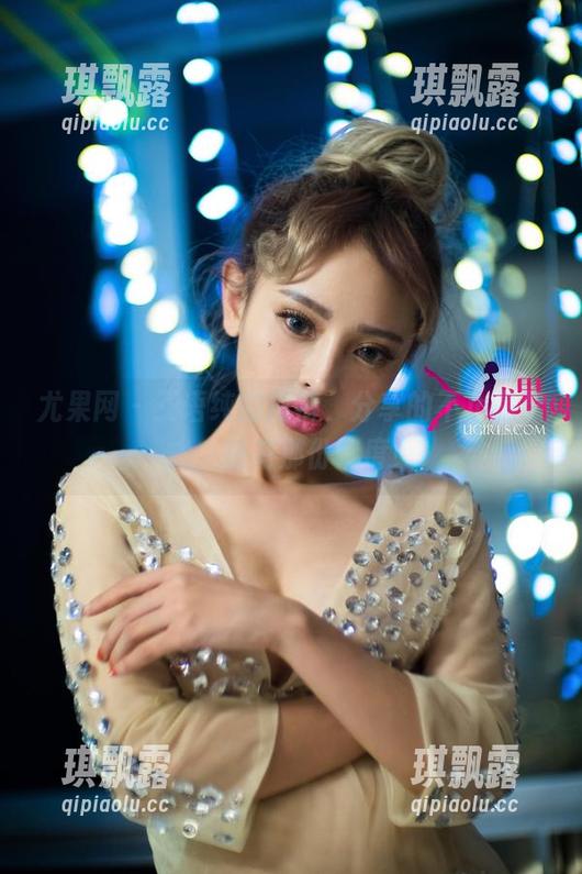 尤果网-王语纯 尤果网 - 王语纯的短裤,分享的不止是款式,还有那份温度!