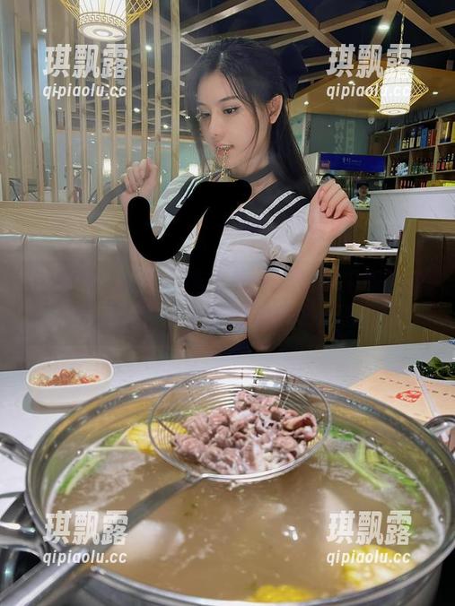 就是阿朱啊 微密圈 - 穿啥都能上天:就是阿朱啊的套装原图里藏了多少快闪动作和逗逼神情?
