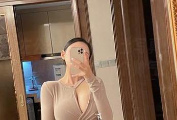 微密圈 - 左公子666的护士写真：在手术室当模特，那叫一个帅气！