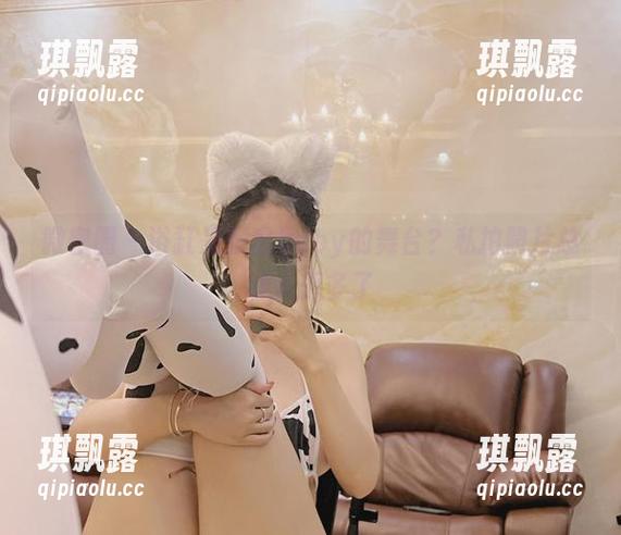 微密圈 - 浴缸是张鑫baby的舞台？私拍照片总让人想多了
