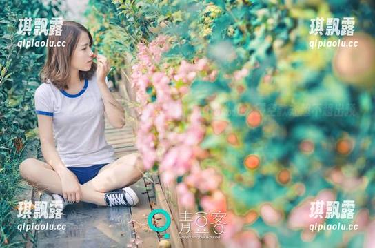推女神-刘奕宁Lynn 推女神 - 图包快递来了,刘奕宁Lynn的私拍:镂空款式超不超出预期然?