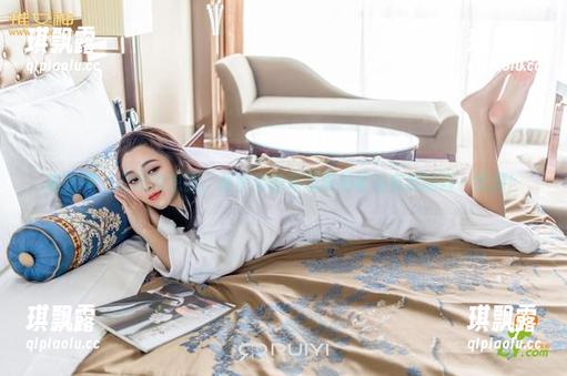推女神 - 万万没想到，赵伊彤的高清旅拍能治愈我的周一焦虑！