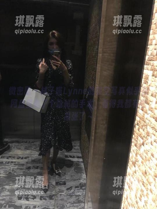 微密圈 - 林子喵Lynne的镂空写真似乎在网盘里做了个隐秘的手术，看得我都有些紧张了～