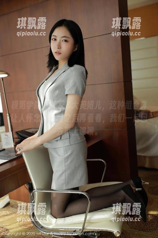 模范学院-大美妞儿 模范学院 - 教室&大美妞儿,这种组合真让人怀念,更新之后再看看,我们一起回去再上课呗。