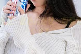 汪知子私拍：蓝色闪粉让一切看起来更像个梦？