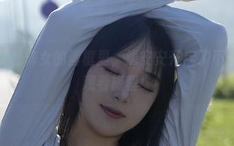 在歪萌社修女的画框里，浅安安开启了不一样的观看旅程！