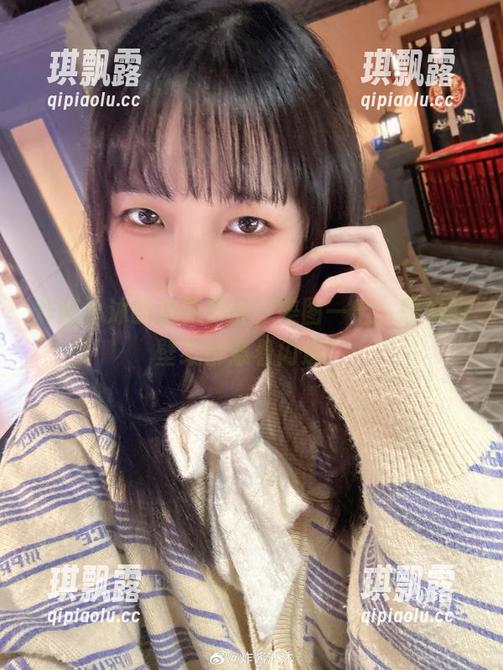 炸酱沐沐的油亮作品，美图一出，原本的壁纸都急着闪避！