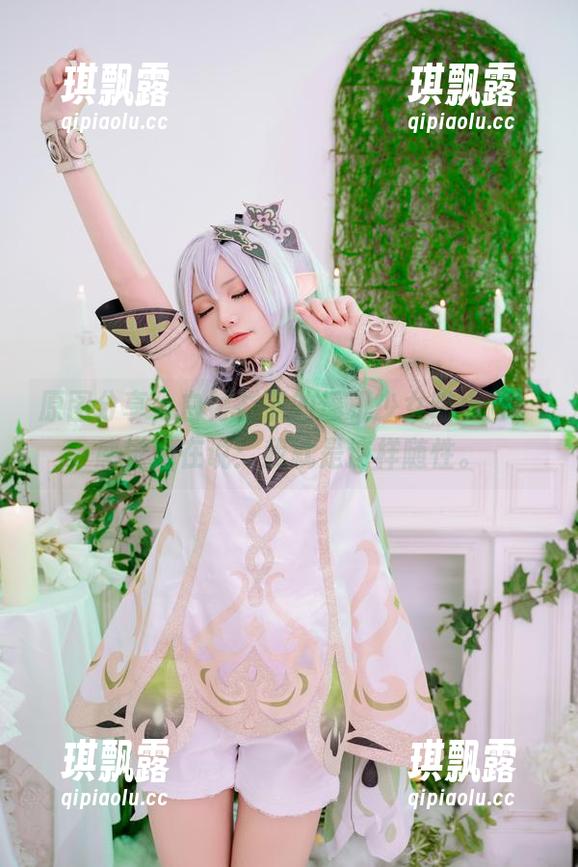 爆机少女喵小吉 原图分享,白衬衫下的爆机少女喵小吉,感觉她在说:我就是这样随性。