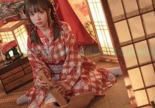 爆机少女喵小吉的绮怀写真，竟然能让我心底泛起点小涟漪