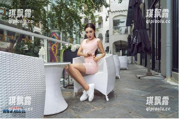 爱丝 - 不只是牛仔裤，瑶瑶还玩出了原图里的每个细节，快来收藏这波！