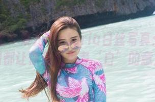 爱蜜社 - 果儿Victoria白丝写真：每一张图都让你重新思考‘白’的意义！