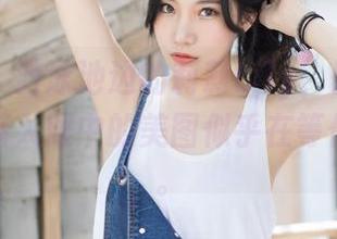 爱蜜社 - 游泳池边的莉莉Lily，比水还要清澈？落入眼中的美图似乎在等你来下载。