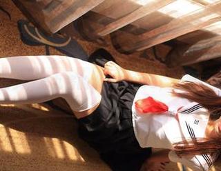 逃课也得美，猫九酱的水手服COS，赶紧下载了吧！
