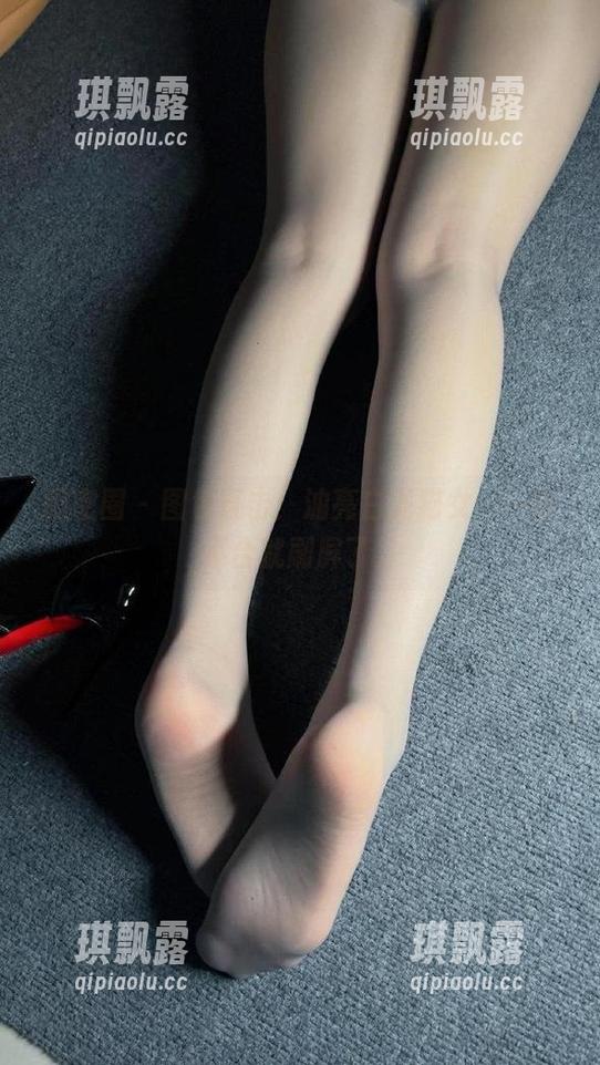 白龙猫女 微密圈 - 图包直击:油亮白龙猫女,一言不合就刷屏了。