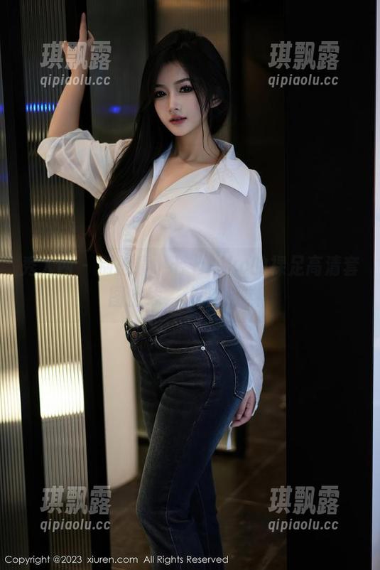 秀人网 - 别抢镜，七七kiko的裸足高清套图上线，快来瞧瞧！