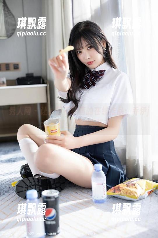 秀人网-乔伊joy 秀人网 - 让人目不转睛的在线作品:乔伊joy与蕾丝的逗趣互动!