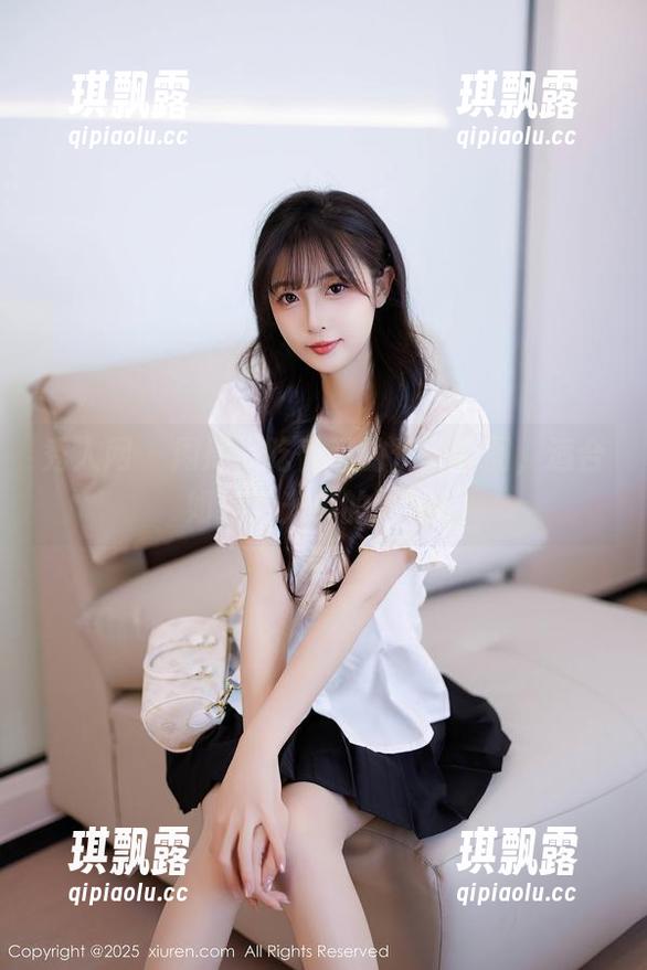 秀人网-周周不吃香菜 秀人网 - 周周不吃香菜的长腿套图,适合如我般光荣的围观?