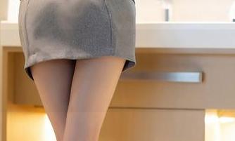 秀人网 - 让你偷瞄的周慕汐baby短裤写真，没点儿火气都难