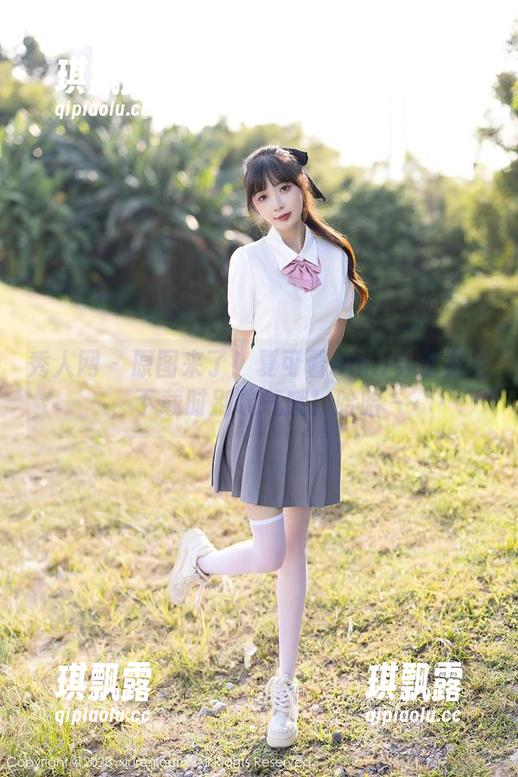 秀人网 - 原图来了！夏可馨amii穿比基尼，下载时别喘气哦！哈哈～