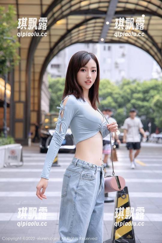 秀人网 - 一组免费作品，外科TEL的自拍，个性化的“强烈建议”！