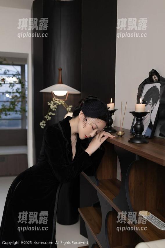 秀人网 - 奶酥的圣诞奇遇记：一部图册，你见过的都在这里——还有未见的！
