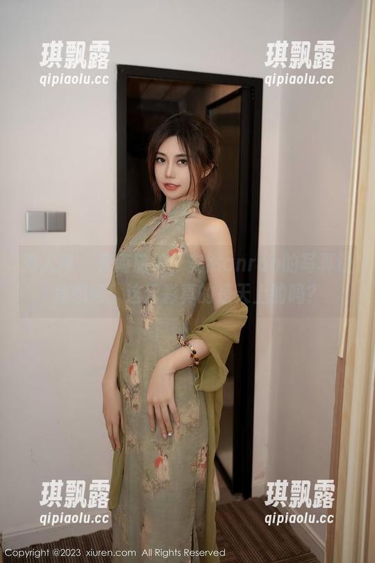 秀人网 - 云南旅拍，安然anran的写真让我想问：这云彩真的是天上的吗？