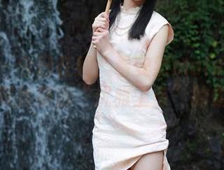 秀人网 - 今日在线：看安然maleah如何把灰丝穿出“优雅上市”的霸气