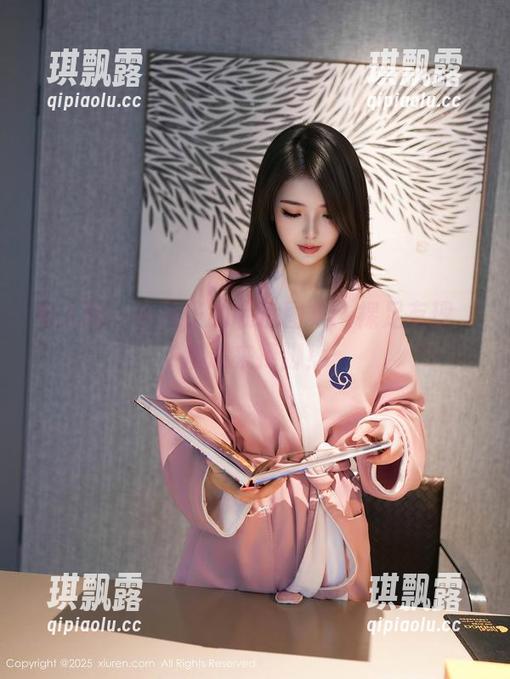 秀人网-小纯子 秀人网 - 小纯子的私房图集:裸足有理,欢迎来捧脚!
