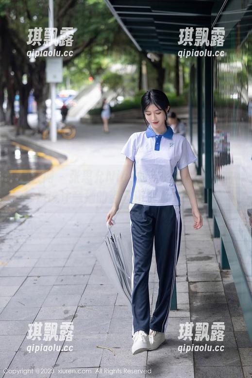 秀人网-张思允Nice 秀人网 - 张思允Nice的定制体操服,我是该注意她的姿态还是她的神情?