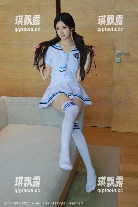 秀人网-月夕Lily 秀人网 - 月夕Lily与油亮的原图合集,似乎在诉说着无法言表的优雅,结果我却痴痴盯着。