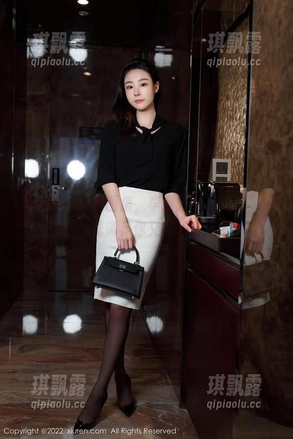 秀人网-李丽莎 秀人网 - 一张图集,李丽莎的“女友”福利,既满足你又不让你腻!