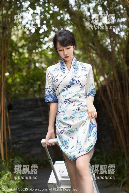 秀人网-王馨瑶yanni 秀人网 - 听说王馨瑶yanni婚纱套图更新,想想她穿着这白裙子,会不会让人浮想联翩耶?