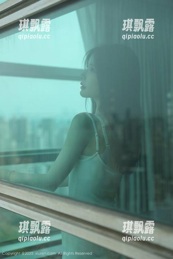 秀人网 - 图集中藏着甜妮的“待命姿势”，水手风格能否俘获心？