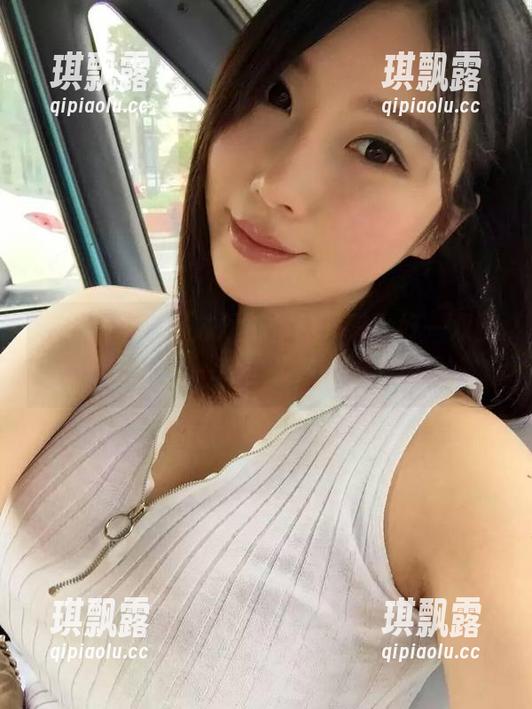 微密圈 - 童小芯短裤作品，辣么好一双腿，裤子成了一道非常养眼的风景线。