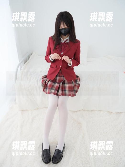 紧急企划-小恩 紧急企划 - 当小恩遇上网袜,最新作品不怕你的镜头质疑——腿部拼图上线啦!