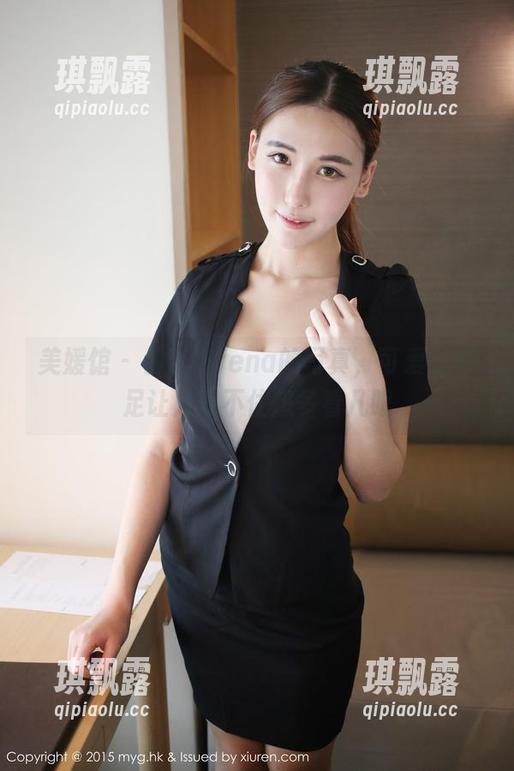 美媛馆 - 小海臀rena的写真，可爱的美足让人忍不住想多看几眼
