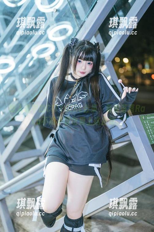 收入囊中的CITYGIRL合集，看到落落Raku不知不觉也爱上这座城。
