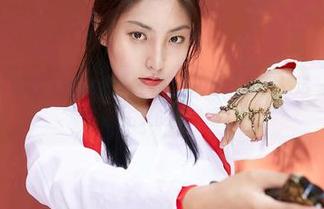 蜜桃社 - 飘逸的白色边缘：王婉悠Queen原图精选—这简直是极简主义的叛逆吧？