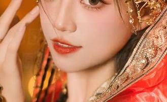 贰加六白色图包抢镜，过程中我才发现，原来白色也能减龄！