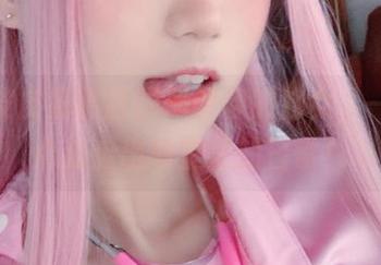 超皮皮皮奶最新图册傻傻的修女，一不小心就走出教堂里的日常！