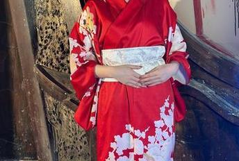 微密圈 - 轩子巨2兔的私房大片，这酒红礼服就像对我耳语一样。
