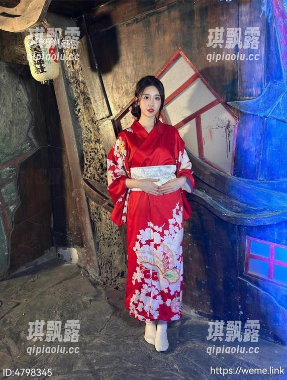 微密圈 - 轩子巨2兔的私房大片，这酒红礼服就像对我耳语一样。