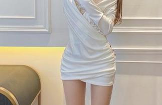 啊哈！过期米线线Cos海边的时髦小蛤蜊，看我如何收服沙滩！