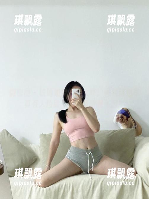微密圈 - 铁锤姐姐首组大作：虽然这组写真有人挡脸，但气氛赞到飞起！