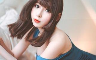 雯粥粥最新棉袜套图——能把棉袜穿出气场，这挑战也太有新意了吧？