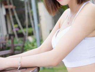 魅妍社 - 看Angela小热巴如何把职业装穿出潮流感，美图化身打工人的骄傲，资源尽在指尖！
