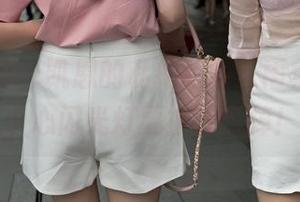 魔镜街拍 - 凯恩的私拍时刻：雨季不再，小心闪光灯要被我吃掉！
