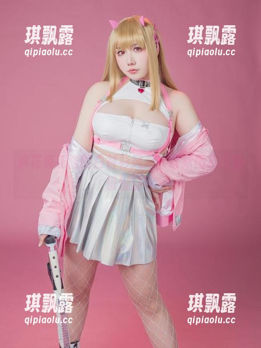 麻花麻花酱的白衬衫风采，最新图集任你慢慢品味